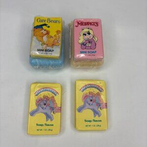 Vintage 1980's Mini Soap with Case Unused